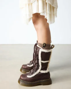 Boots Buzz en cuir Grizzly doublées de fourrure synthétique à lacets in Marron Foncé