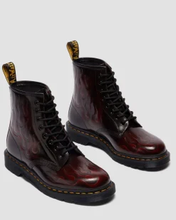Boots 1460 Inferno en cuir à lacets in Rouge Cherry Red