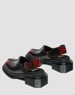 Mules Maybole en cuir Rub Off à bouts carrés in Rouge Cherry Red