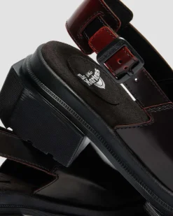 Mules Maybole en cuir Rub Off à bouts carrés in Rouge Cherry Red