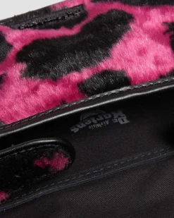 Sac bandoulière en Hair-On imprimé vache 18 cm in Thrift Pink