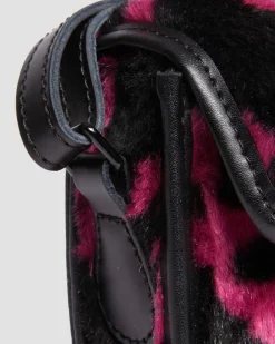 Sac bandoulière en Hair-On imprimé vache 18 cm in Thrift Pink